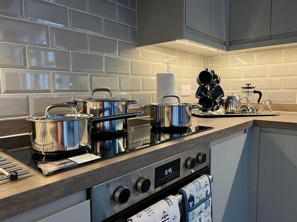 8 Holland Street Homestay *